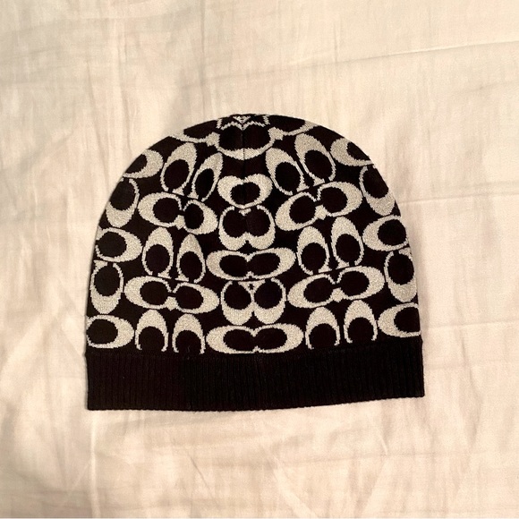 Coach cold weather heat and scarf. - Picture 6 of 8